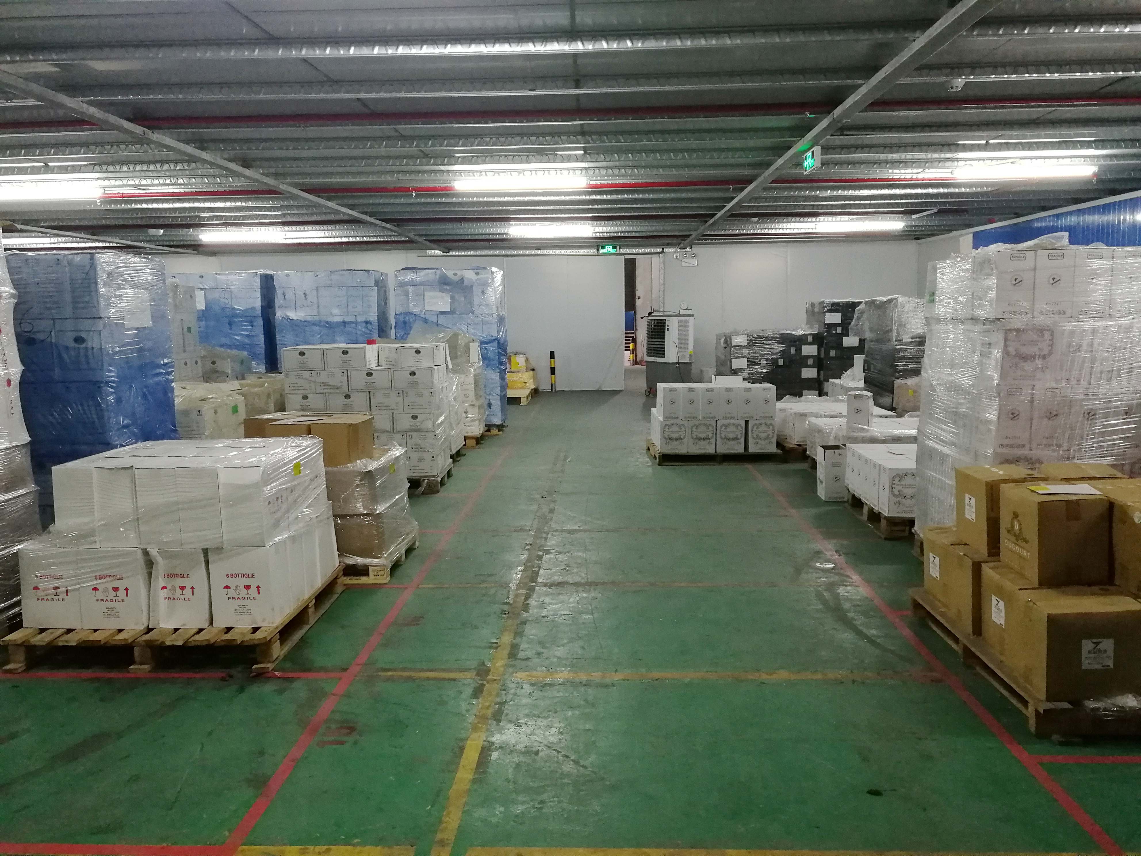 顏龍車行門店 高效倉儲服務(wù)，保障您的愛車無憂